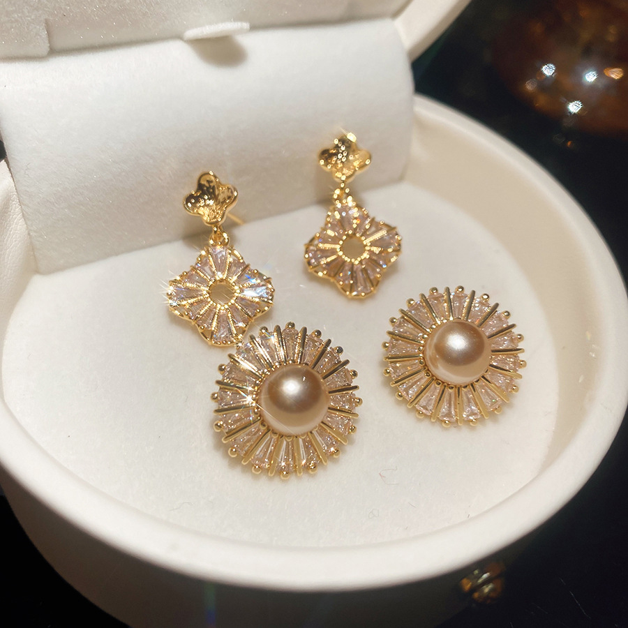 Silver needle zircon round flower pearl vintage simple fashion elegant earrings, light luxury high-end earrings for women - view 5