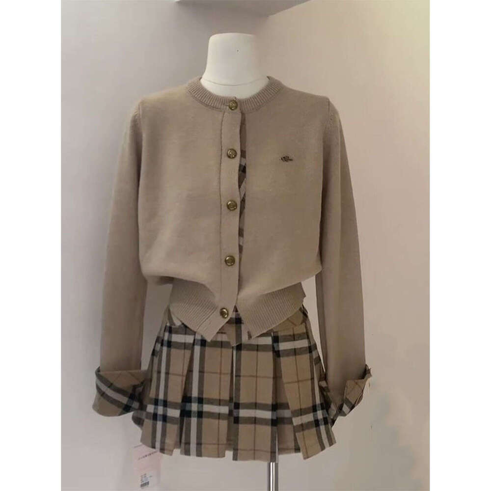 Korean Style Niche Design Round Neck Long Sleeve Plaid Knit Cardigan Top For Women New Autumn And Winter Pleated Short Skirt Set Luxury - view 5