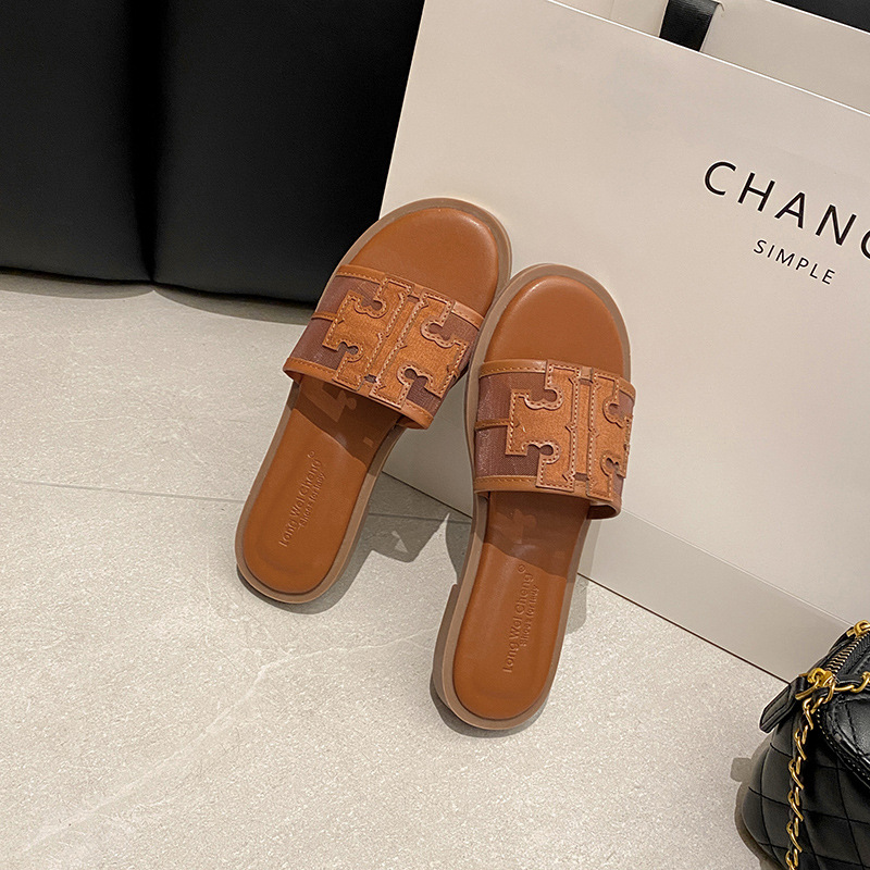 New free shipping designer slippers for womens flat sandals black brown pink Fashionable and versatile Flat bottomed beach slippers oversized for oute