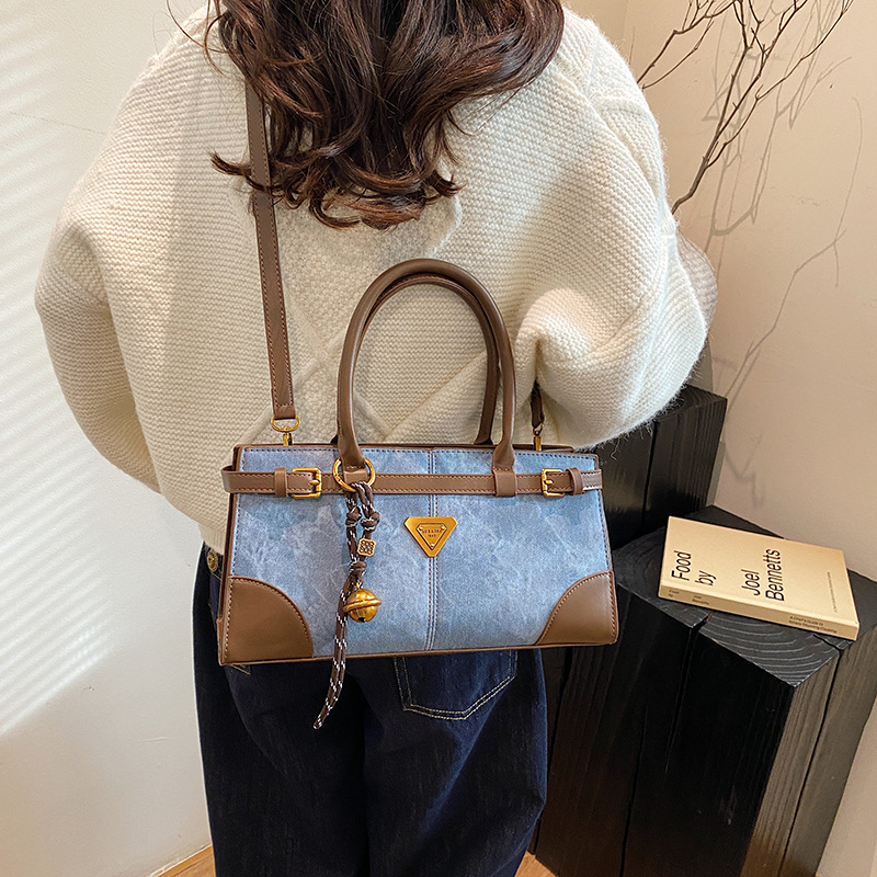 Hot new free shipping designer bags for womens shoulder bags black white blue brown Fashionable and versatile single shoulder crossbody small square b