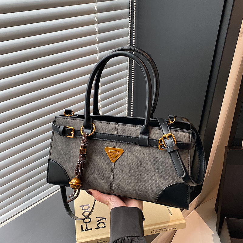 Hot new free shipping designer bags for womens shoulder bags black white blue brown Fashionable and versatile single shoulder crossbody small square b