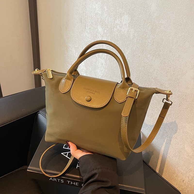 Light Luxury Casual High-End Women 2025 New Lightweight Nylon Dumpling for Work Commute Crossbody Bag