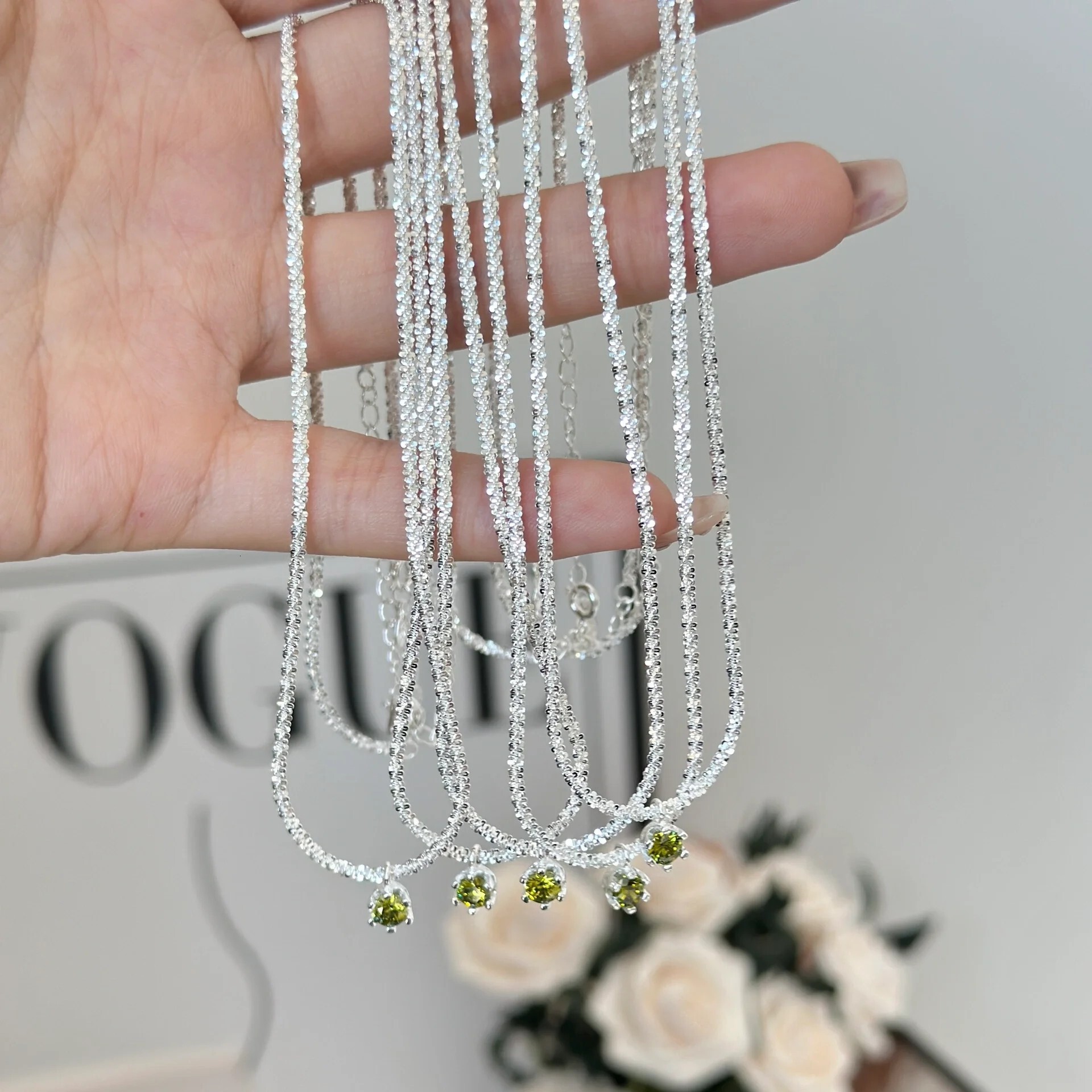 Designer luxury Ins Style Pearl Shell Summer Versatile Necklace for Women with Bowknot, Non-Fading Niche Design Clavicle Chain Jewelry