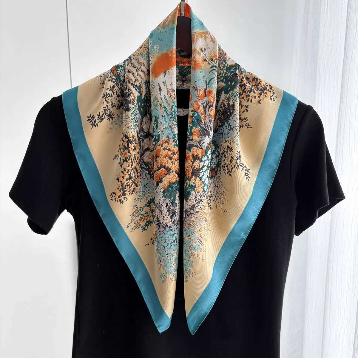 LuxuryBrand2025ChainPrintSquareSilkScarfforWenHijabHairBands70cmNeckerchiefFemSatinShawlRibbonband X260328