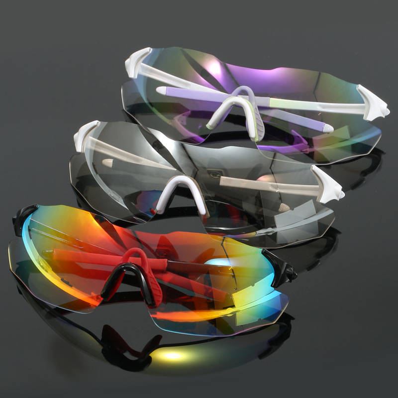 White frame photosensitive color changing cycling glasses for day and night use, outdoor cycling climbing glasses, UV resistant, men's and women&