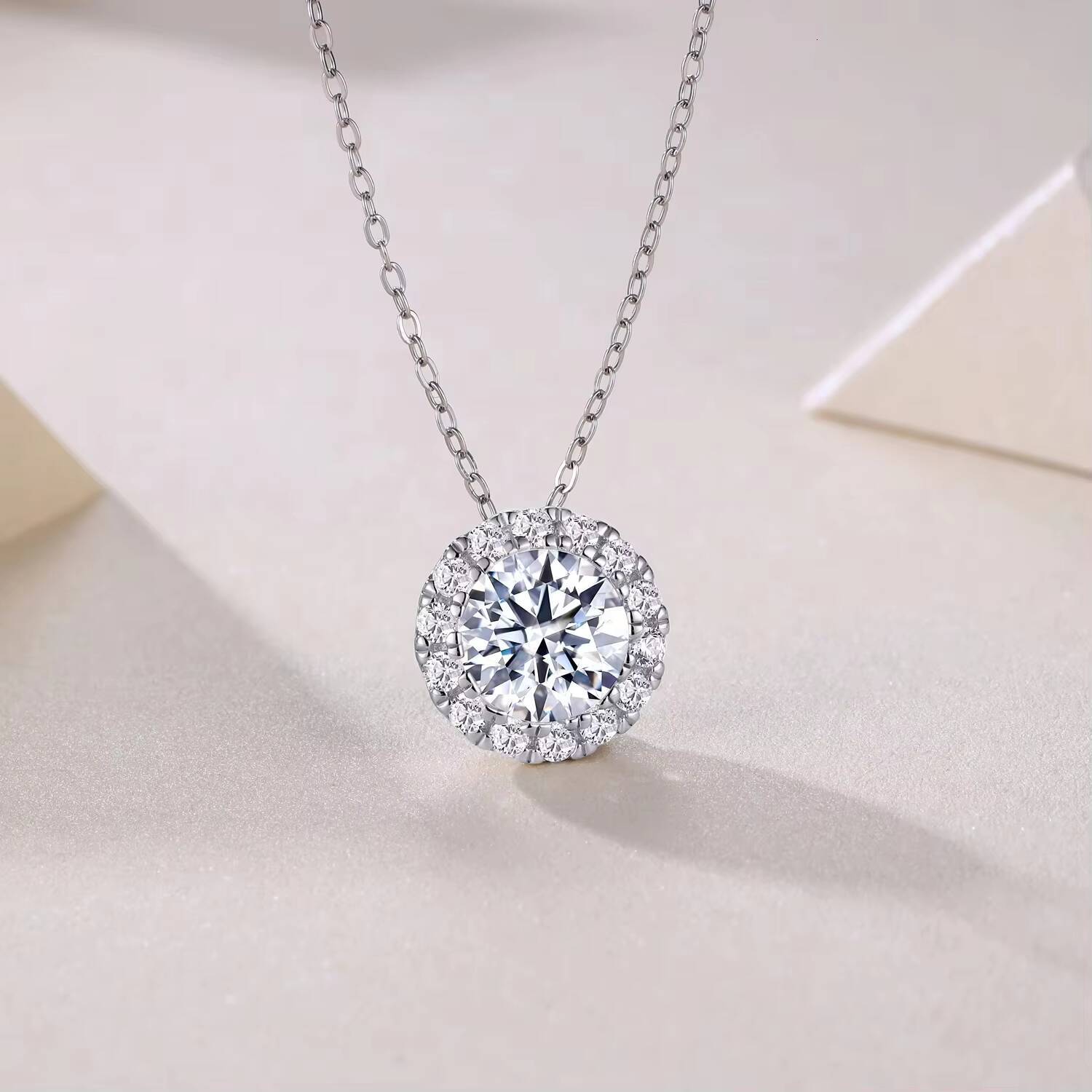 Luxury 925 Sterling Silver Jewelry VVS Moissanite Iced Out Pendant Necklace