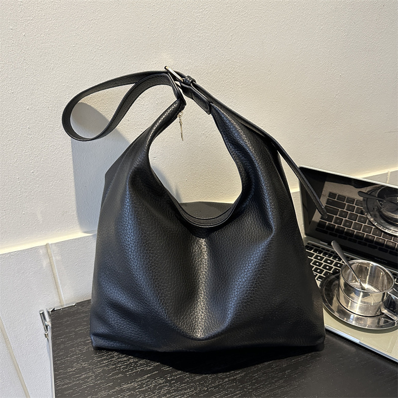Free Shipping High Value Cross-border textured commuter handbag 2026 new vintage fashion single shoulder underarm tote women's trendy bag