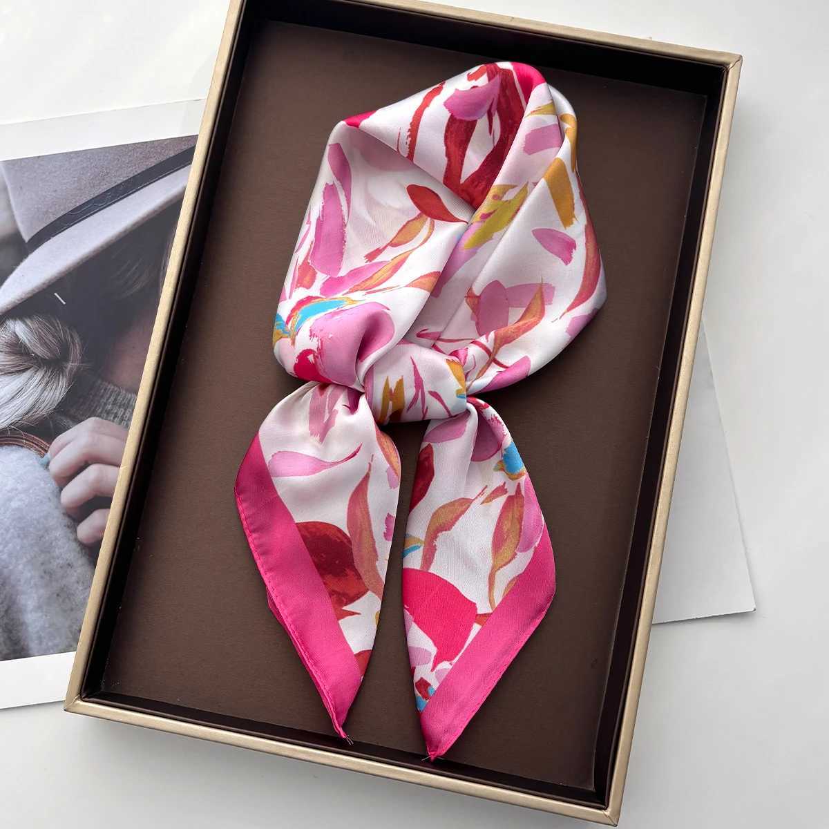 Design Print Silk Imitation Scarf for Wen Square Hairbands Foard Fem Bandana Neck Kerchief bands 2026 New X2603281