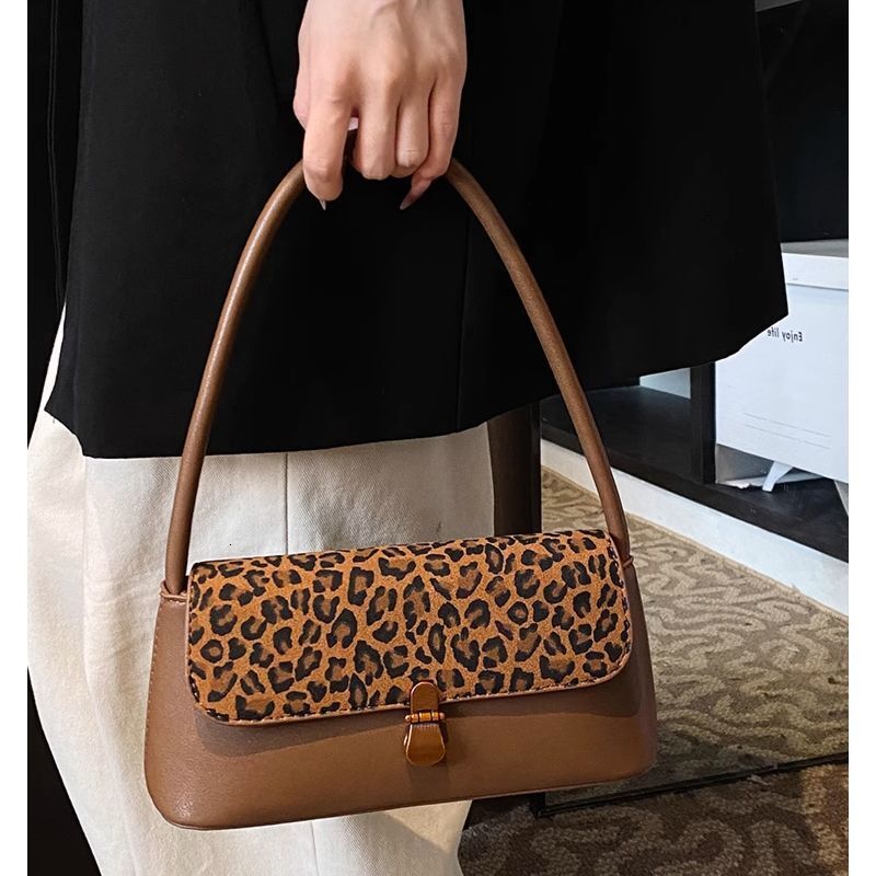 High-End Baguette Underarm for Women 2025 Autumn New Super Popular Leopard Print Stylish Single Shoulder Bag Fashionable Elegant Handbag