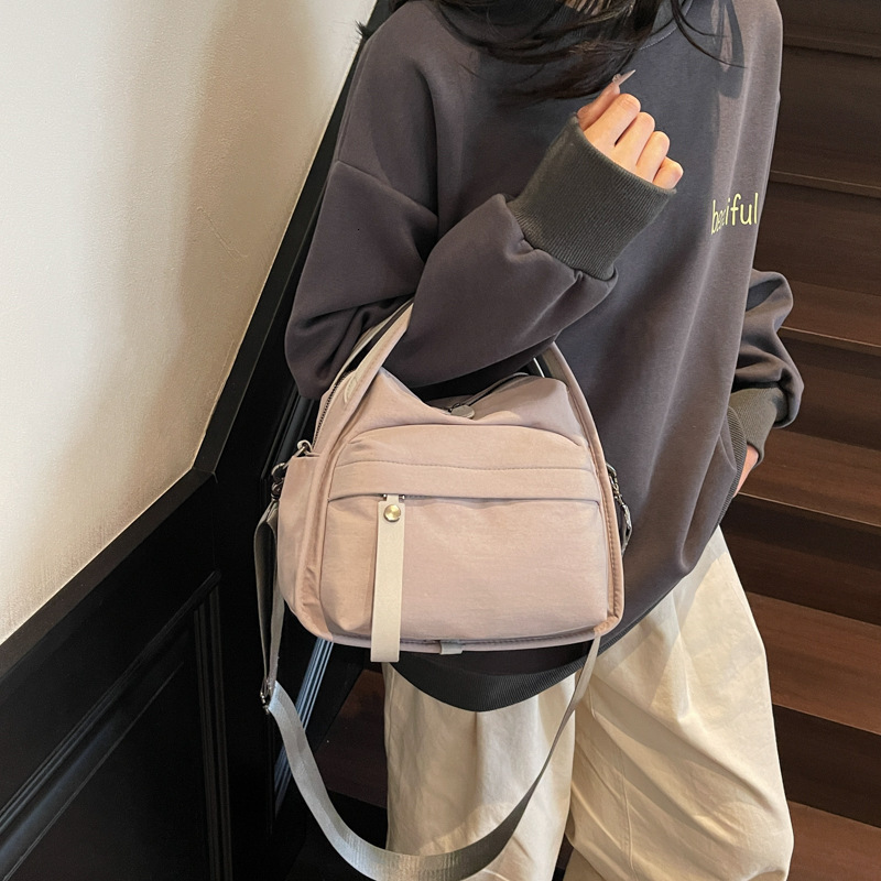 Japanese-style casual lightweight versatile nylon small 2025 new fashion shoulder crossbody bag commuter handbag
