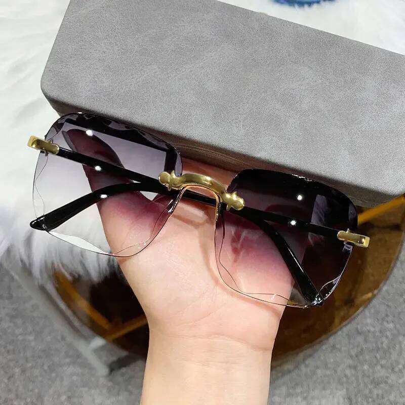 Square Rimless Sunglasses Women Luxury Brand Designer Summer Red Glasses Fashion Sun glasses For Men UV400 Shades Oculos 26Y0330