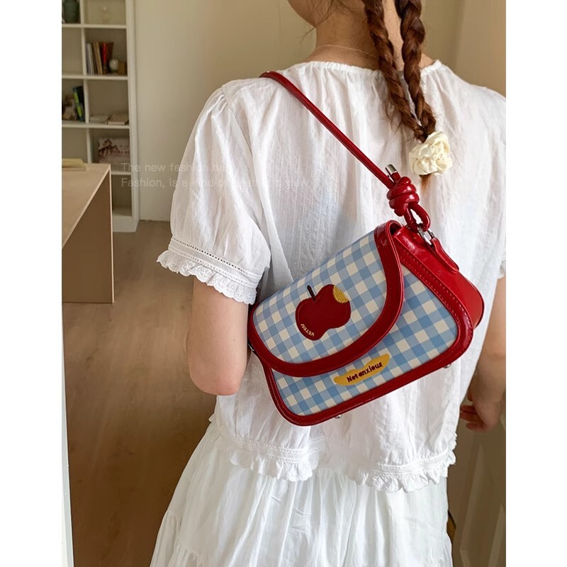 Cute Red for Women 2025 New Summer Single Shoulder Underarm Fashionable Student Commuter Crossbody Small Square Bag