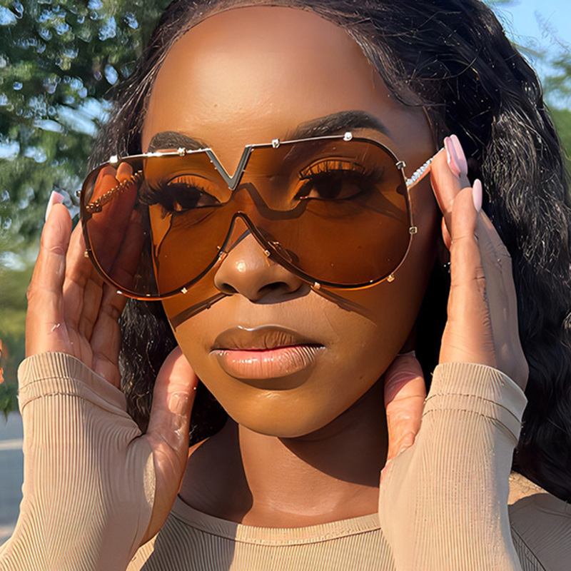 Luxury Brand Designer Sunglasses Fashion Metal One-Piece Sunglasses 2026 New European And American V Large Frame Sunglasses Ins Internet Celebrity Sun