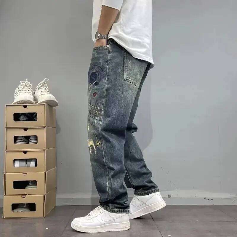 Four Seasons New Fashion Men's American High Street Hole Patched Loose Wide Leg Jeans Pants Vintage Washed Denim Trousers Male 26Y0330
