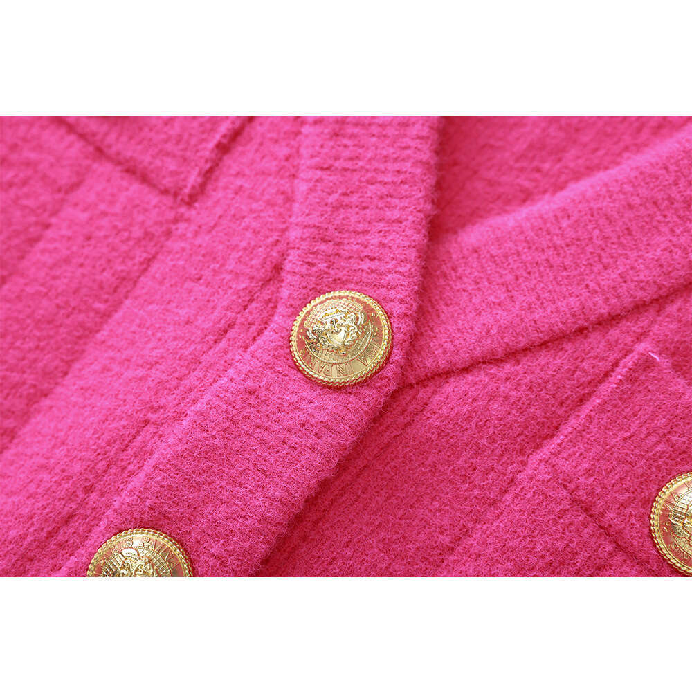 2026 Autumn/Winter New Designer French Light Luxury q26 Gentle Style V-neck Knitted Sweater with Tight Skirt
