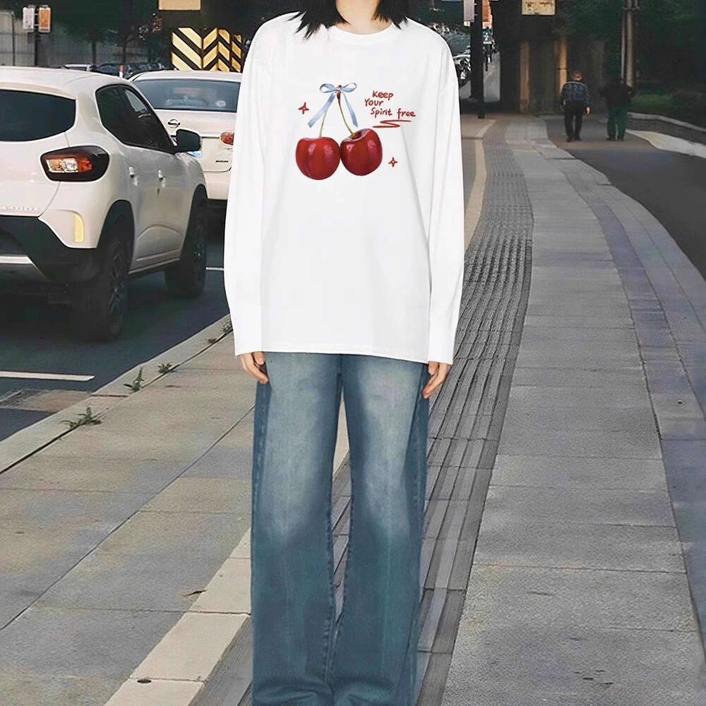 Fun Fruit Cherry Print Design Round Neck Top Women, Popular Korean Style Long-Sleeve T-Shirt For Spring, Autumn, And Winter