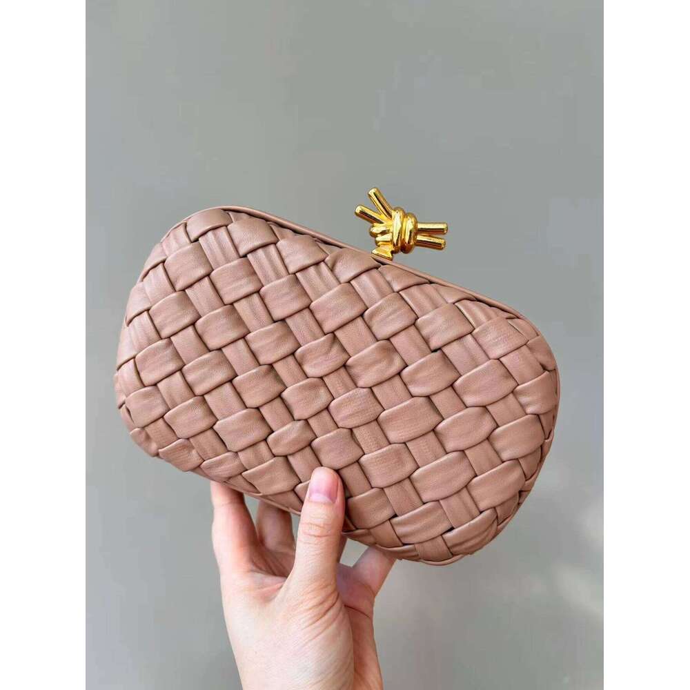 Chinese Embroidery New Ladies Sense Niche Design Woven Bag Elegant Dinner Clutch Shoulder Slung Chain Fashion High Qua Clutch Bags