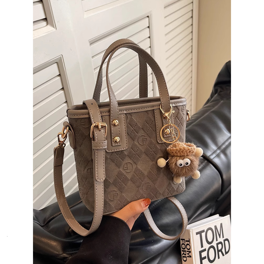 2025 Hot Style Bucket Niche Autumn Winter Frosted Vintage Crossbody Women Shoulder Bag