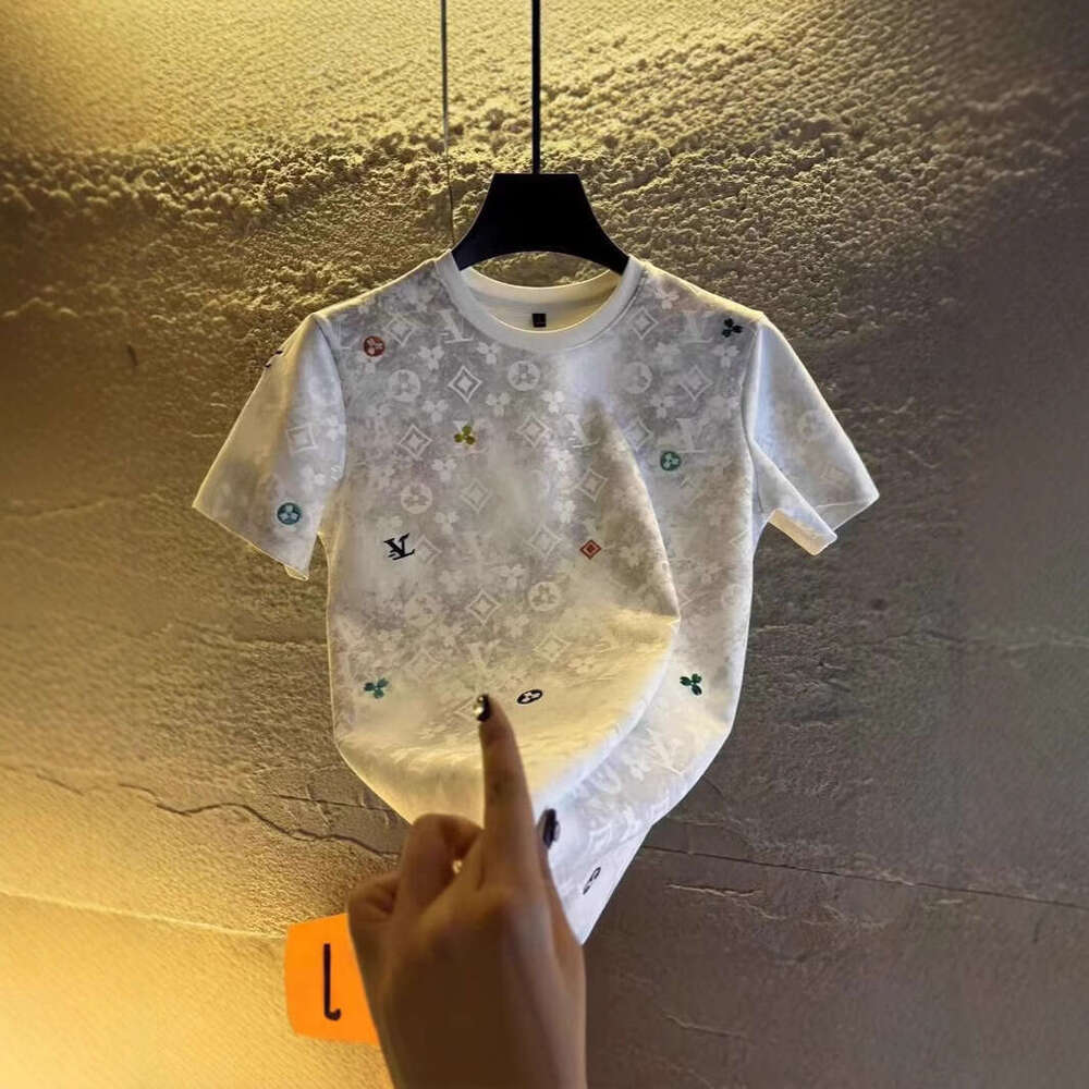 Summer fashion short-sleeve T-shirt, new stylish versatile personalized design, light luxury high-end white T-shirt