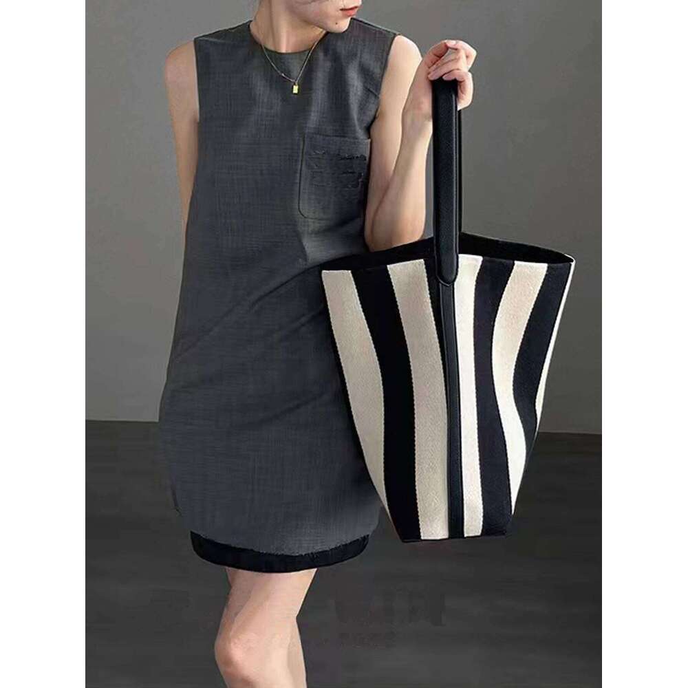 Niche Striped Canvas Bucket For Women Capacity Lazy Style Commuting Tote Bag New Single Shoulder Large Bag Trend XIU LAI SI