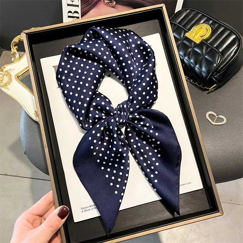Luxury New Printed Scarves Wens Silk Scarf Spring and Summer Floral Decorations Small Neckties Hairbands Bags Wholes X260328