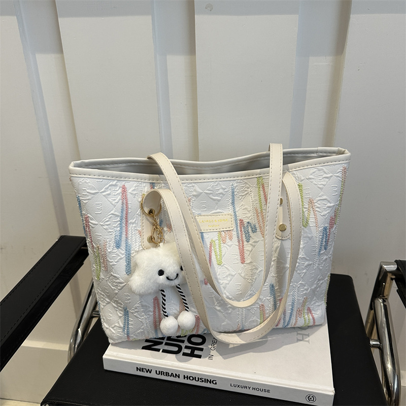 Free Shipping High Value Colorful Embroidered Tote Bag for Women Cute Cloud Charm Shoulder Bag Large Capacity Casual Handbag