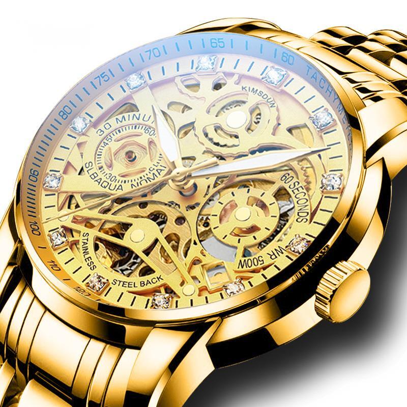 Watches Men Designer Modern Waterproof Sporty Quartz Sports Reloj De Lujo Swimming Reloj Hombre Homme Montre De Luxe