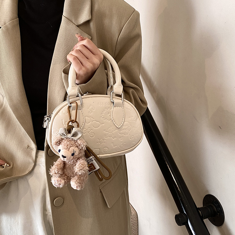 Versatile ins-style women's 2025 new autumn and winter vintage fashion handbag pillow niche commuter crossbody bag