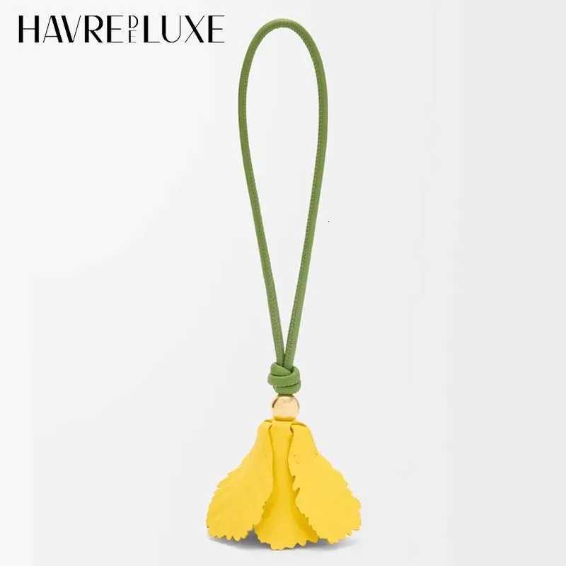 Fruit Flower Charm Mulberry Strawberry Tomato Pea Insect Chamomile Tulip Tree Key Bag Accessories Z260330