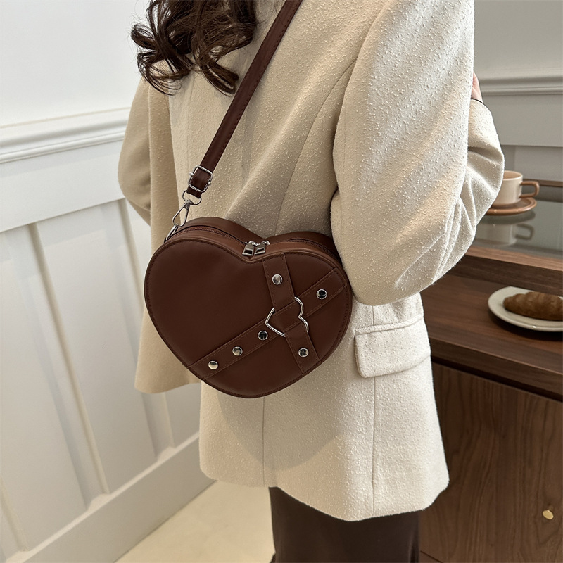 Free Shipping High Value Heart Shaped Crossbody Bag for Women Rivet Decor Shoulder Bag Sweet Y2K Style Purse