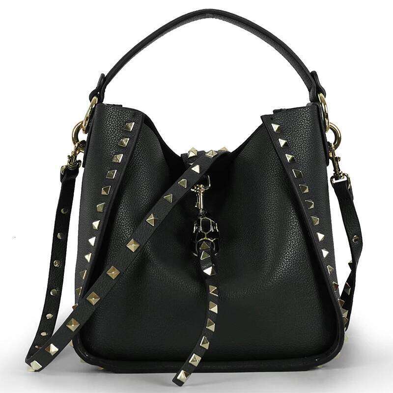 Luxury Genuine Leather Tiger Head Rivet Shoulder Bag With Inner Pocket Metal Studded Tote Bag Women Soft Bucket Handbag QIBALIANGPIN