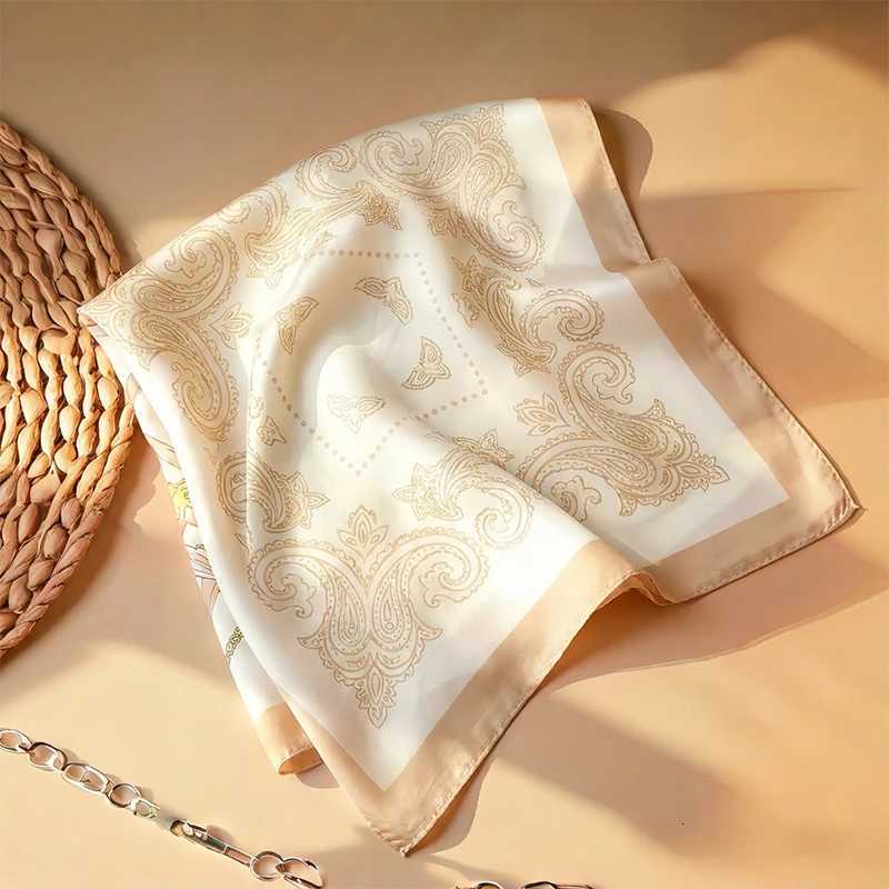 1pcs 70cm Ran Chain Silk Scarf for Wen Simated Silk Geetric Round Fashion Versatile wear Clothing Square Scarf X2603281