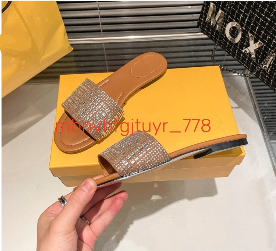 2026 Designer sandals woven flat shoes embroidered slides comfortable and casual for daily use slippers designer sandals women luxury sandals F89