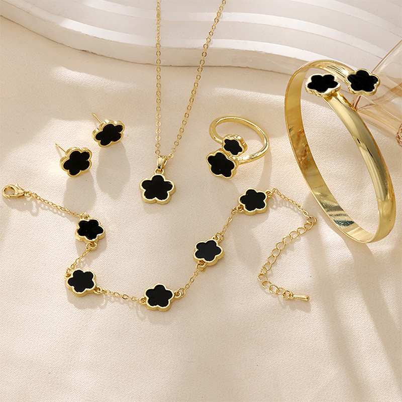 Luxury Brand Designer Dazzling Lucky Flower Set Acrylic Bracelet, Hand Chain, Five-leaf Clover Necklace, Ring, Earring For Women