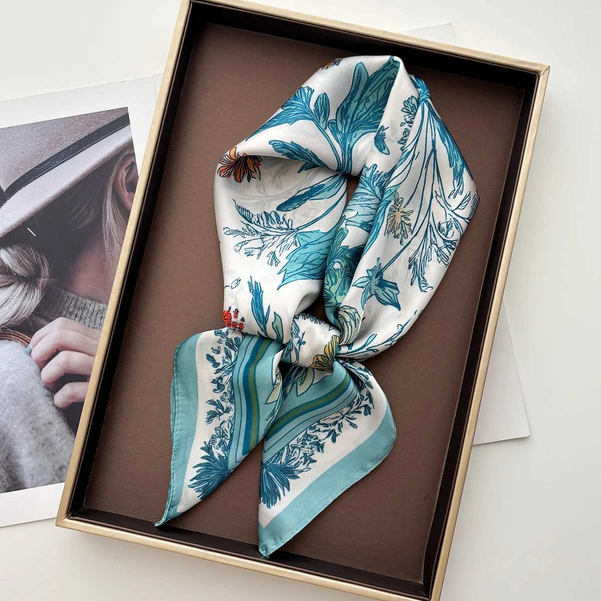Design Print Scarf Silk Imitation Scarf for Wen Square Hairbands Foard Fem Bandana Neck Kerchief bands 2026 New X260328