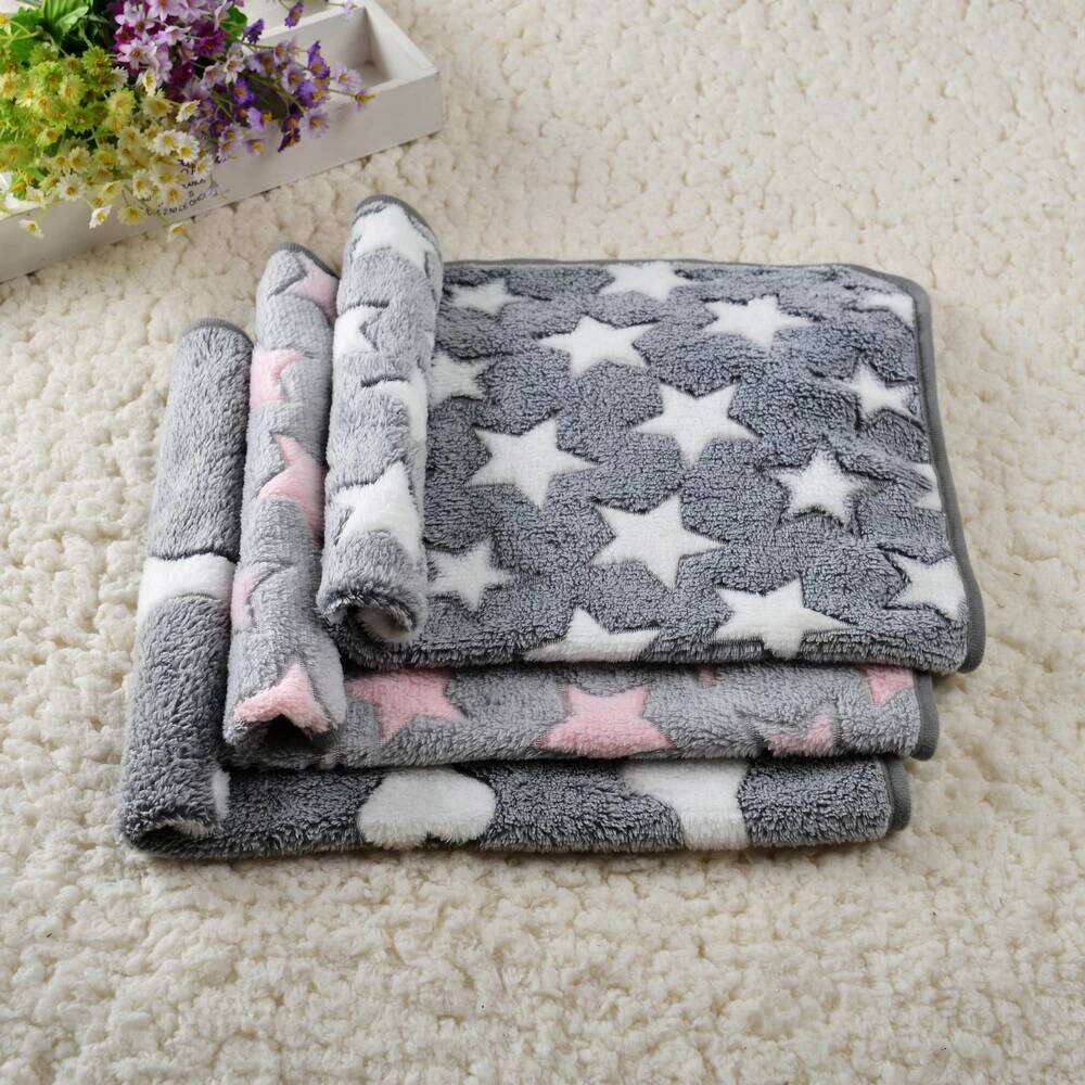Fashion Pet Dog Blanket for Small Medium Dogs Cats Autumn Winter Cozy Soft Puppy Print Bed Mat Bulldog Pug French Accessories