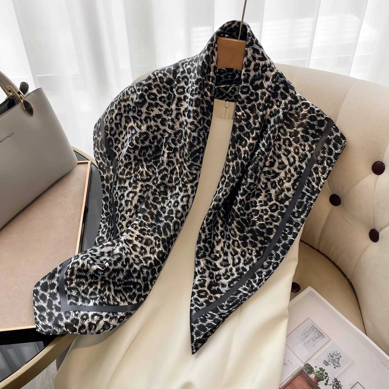 New Luxury Brand Leopard Print band Scarf Wen Fashion Silk Satin Hair Band Bag Wrist Bandana Neckerhf Shawl Wraps X260328