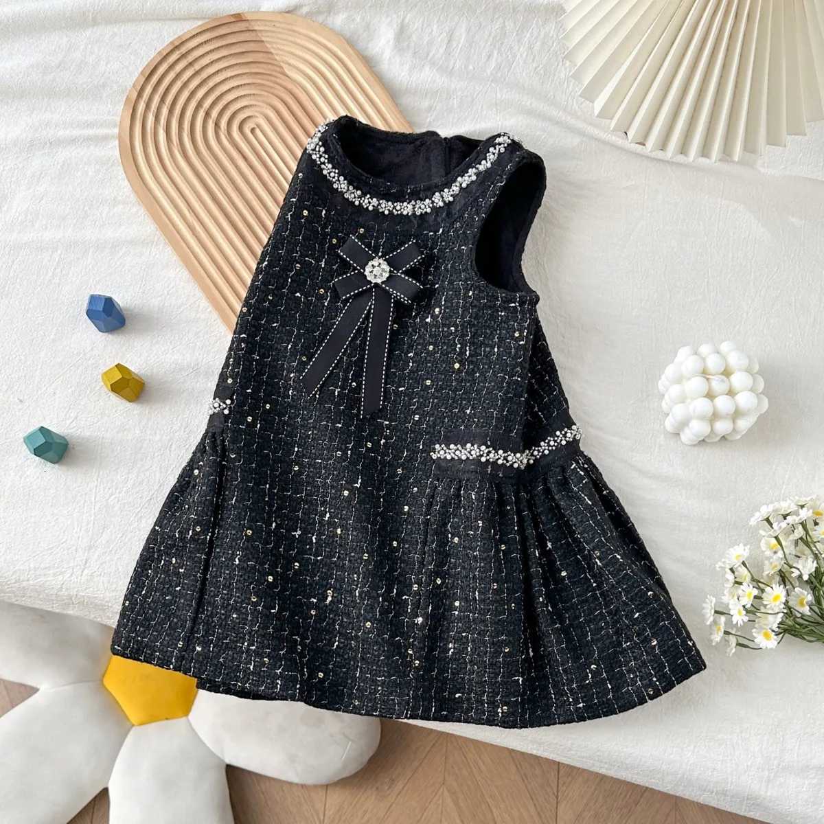 Girls Tweed Sleeveless Vest Dress with Velvet New Autumn and Winter Style Baby Black Light Luxury Sequin DressT260330