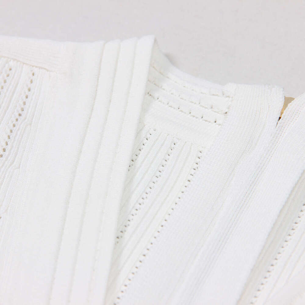 r27 European and American new fashion designer r27 high-quality knitted fabric V-neck slim fit short sleeved dress 2026