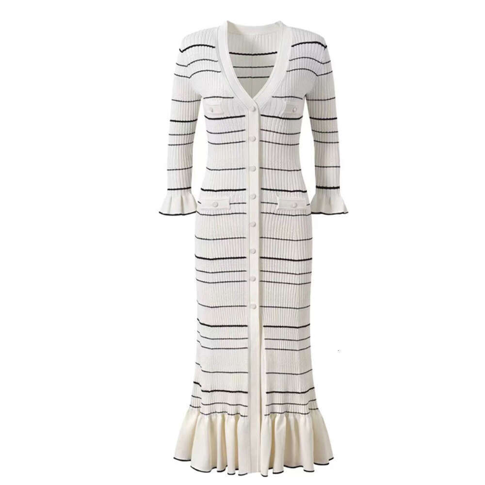 2026 Spring Designer Women's S18 New Black and White Striped Ruffle Knitted Dress