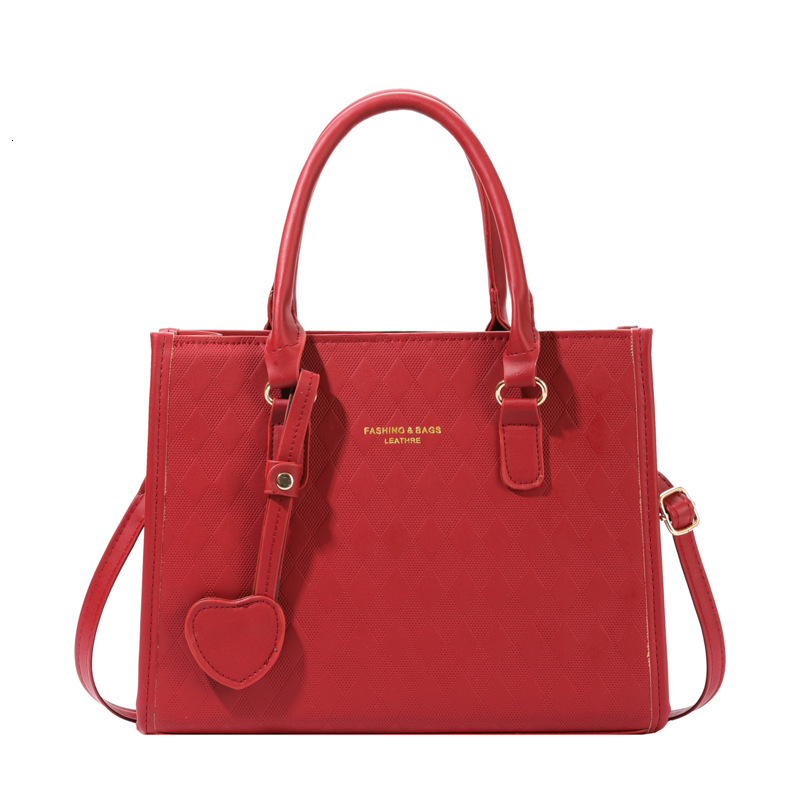 Free Shipping High Value Woven Handbag for Women Heart Decor Crossbody Bag Elegant Red Shoulder Bag