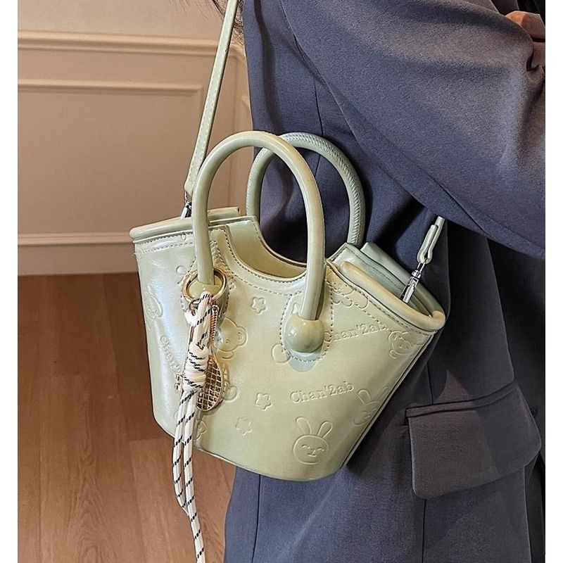 Popular trendy small women, spring/summer 2025 new niche design crossbody bags, Korean style bucket bags for women