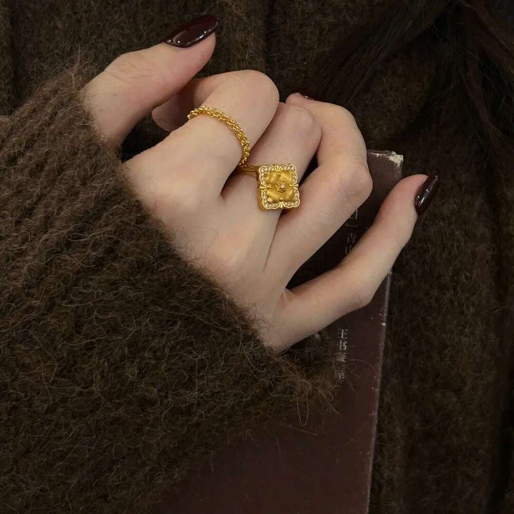 New Chinese Retro Women's Vintage Design Light Luxury Style Buche Dainty Silk Full Diamond High-End Index Finger Ring