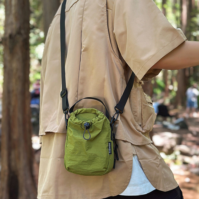 2025 New Phone Functional Style Can Hold Drawstring Design Sports Handheld Crossbody Women Water Bottle Bag