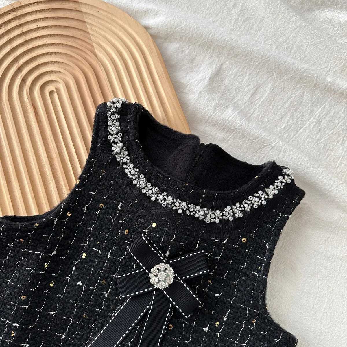 Girls Tweed Sleeveless Vest Dress with Velvet New Autumn and Winter Style Baby Black Light Luxury Sequin DressT260330