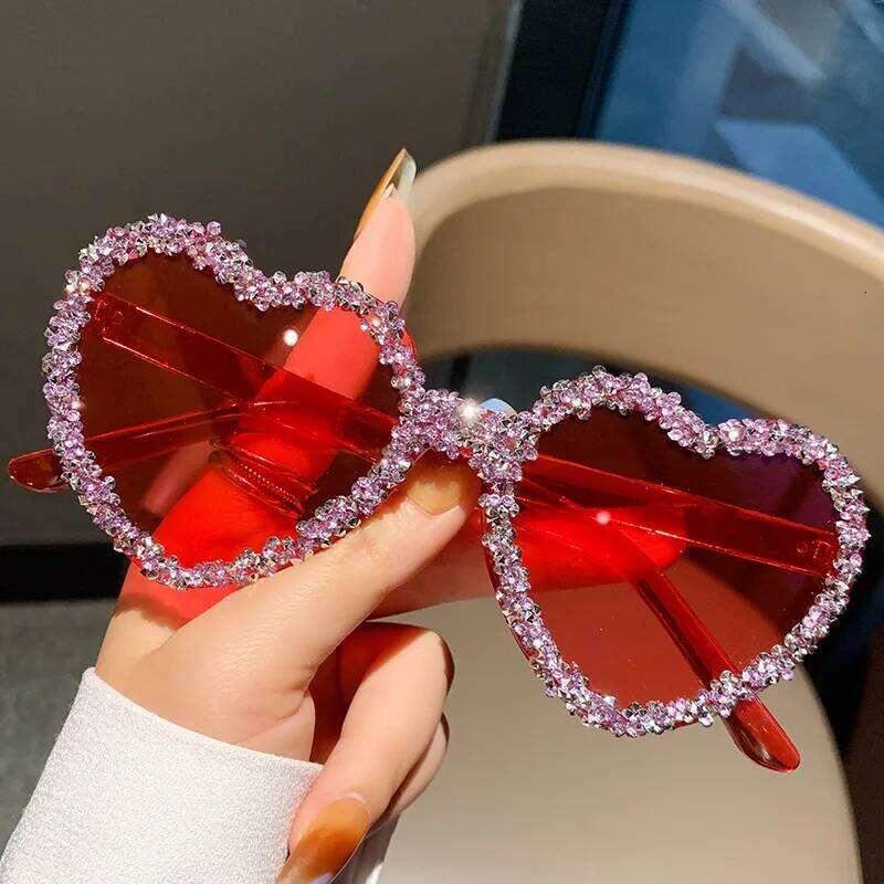 Y2K Heart Shaped Frameless Rhinestones Decoration Sunglasses for Men Women Fashionable Punk Wedding Party Festivals Eyewear 26Y0330