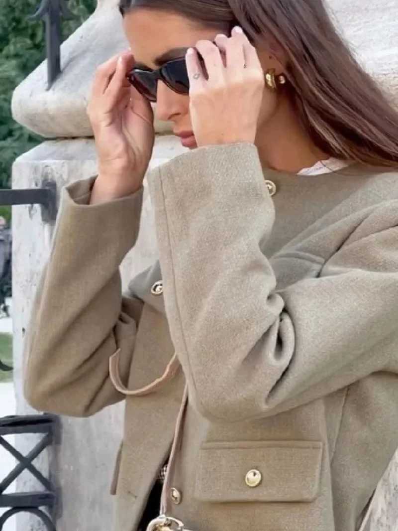 ETJ Autumn/Winter 2025 Womens Basic Jacket Vintage crew neck gold button flip pocket embellishment short coatT260328