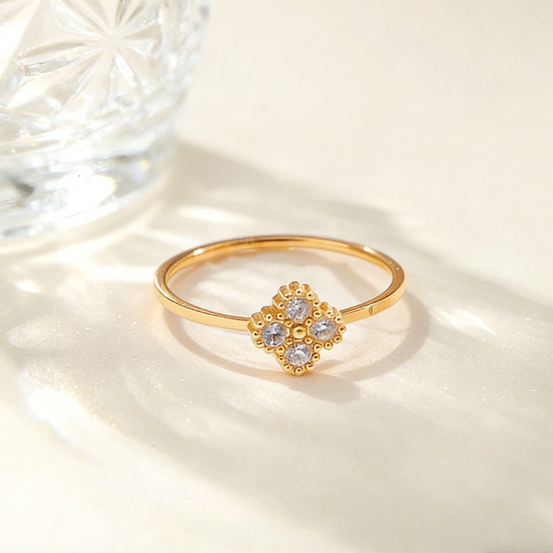Ring Minimalist Lucky Diamond-Encrusted Four-Leaf Ring Clover Titanium Steel For Women Non-Fading Light Luxury Niche Design Stackable Index Finger Tre