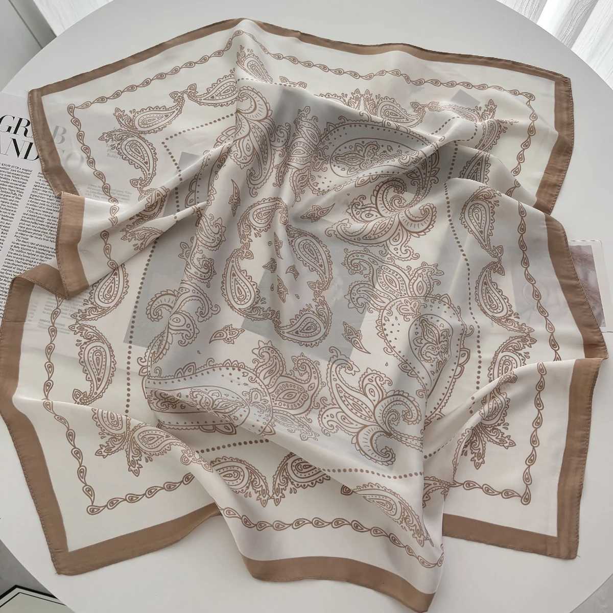 Luxury New Design Satin Print Scarf Wen Scarves Bandana Hijab Neckerchief Shawl Kerchief Hair Band Foard Lady X2603281