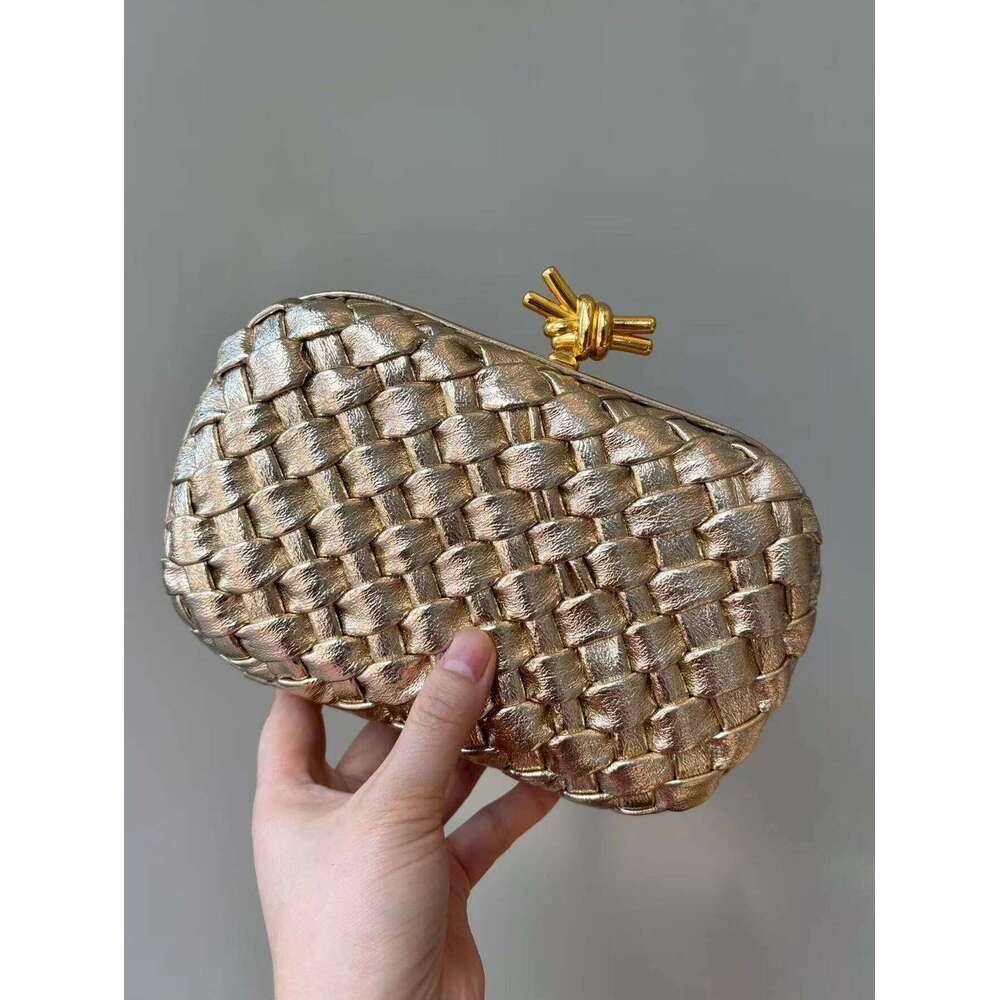 Chinese Embroidery New Ladies Sense Niche Design Woven Bag Elegant Dinner Clutch Shoulder Slung Chain Fashion High Qua Clutch Bags